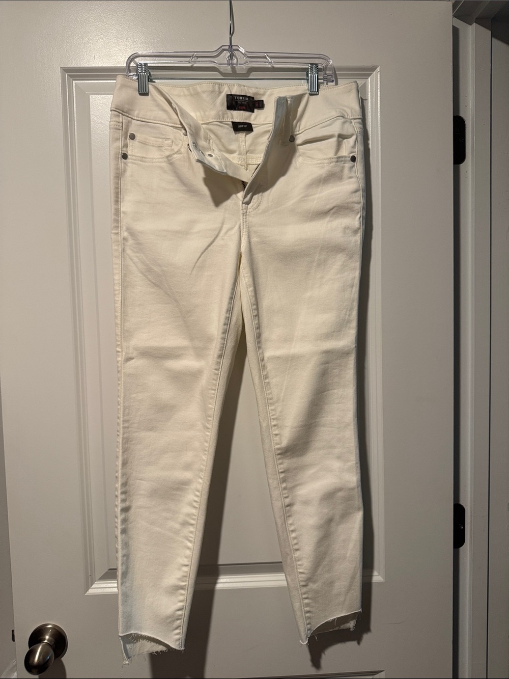 torrid White Skinny Jeans